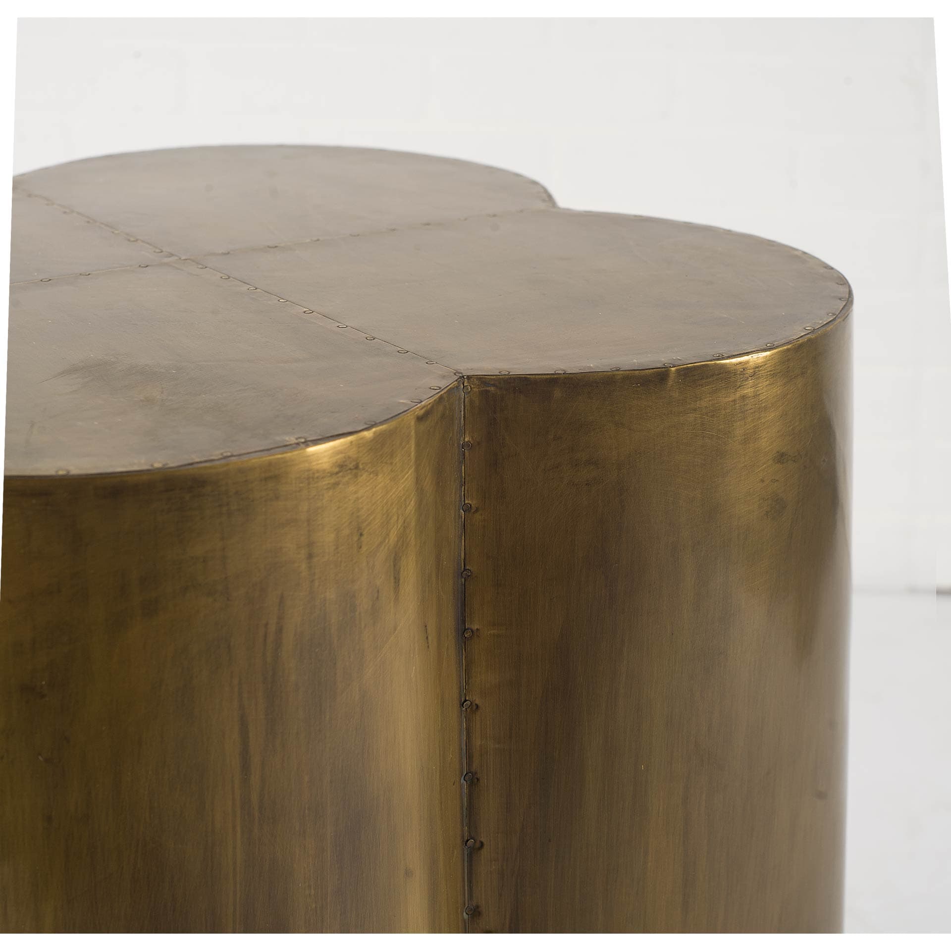 Quatrefoil 18L x 18W Gold Flower W/ Wooden Top Brass Cladding Accent Table — product photograph