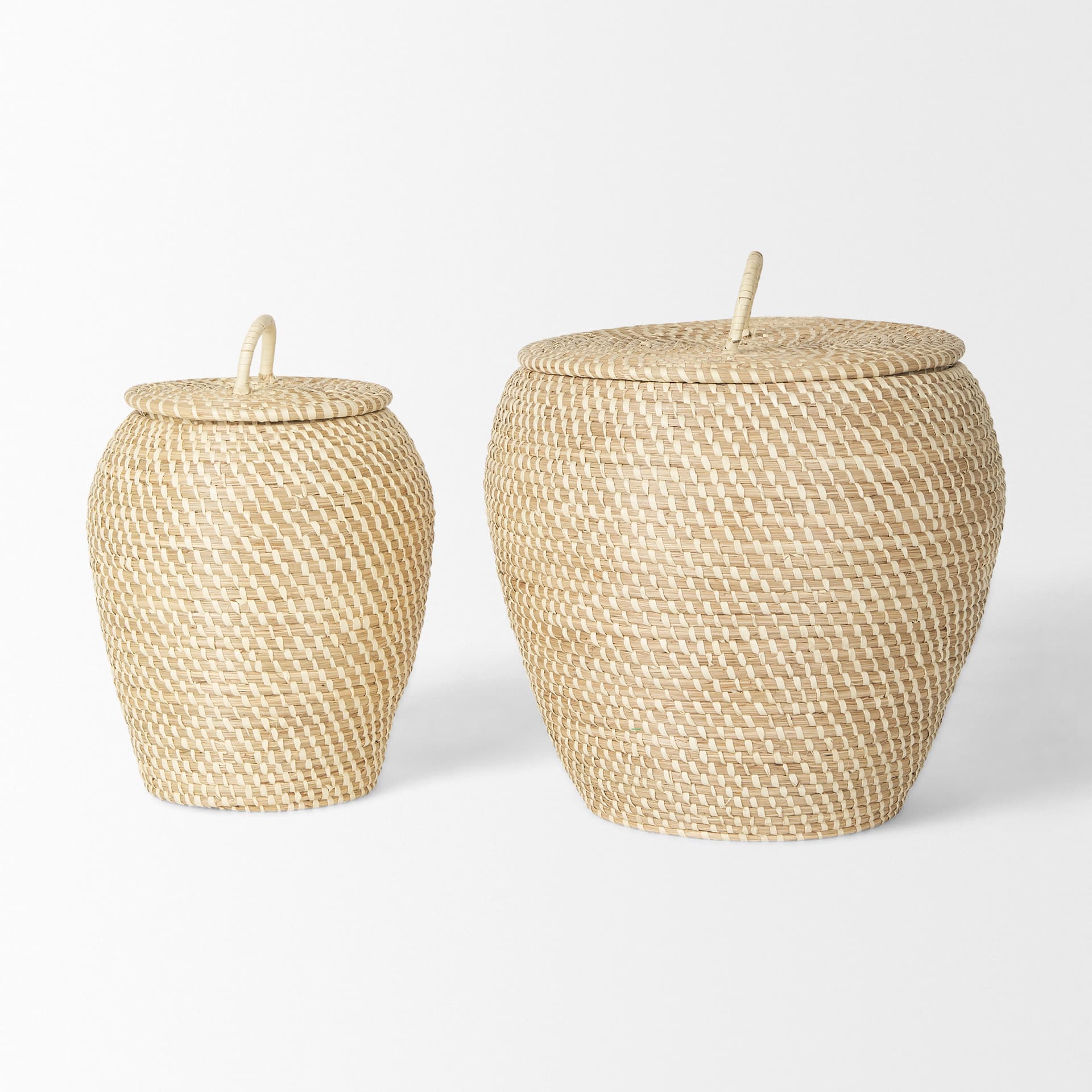 Kalopa Set of 2 Seagrass Floor Baskets w/ Flat Handled Lid — product photograph