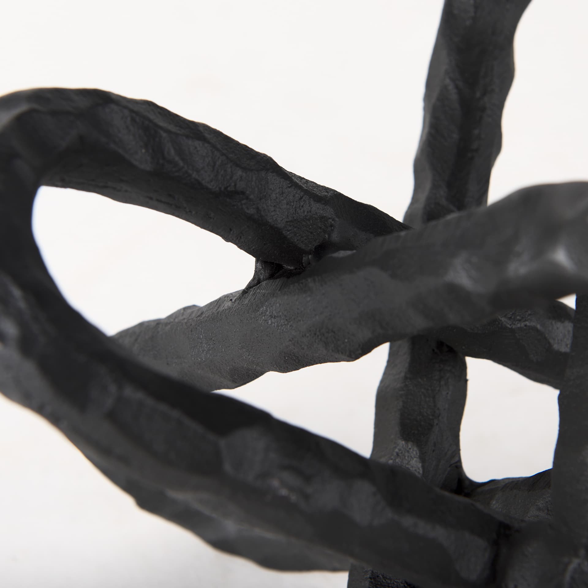 Wilhelm II (Large) 10L x 10W Black Metal Link Decor Object — product photograph