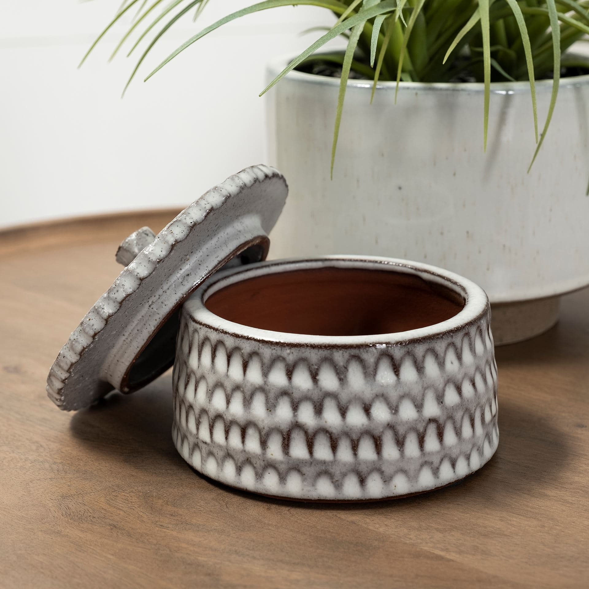 Azul (Small) 5L x 5W Gray Ceramic Detailed Decorative Box — product photograph