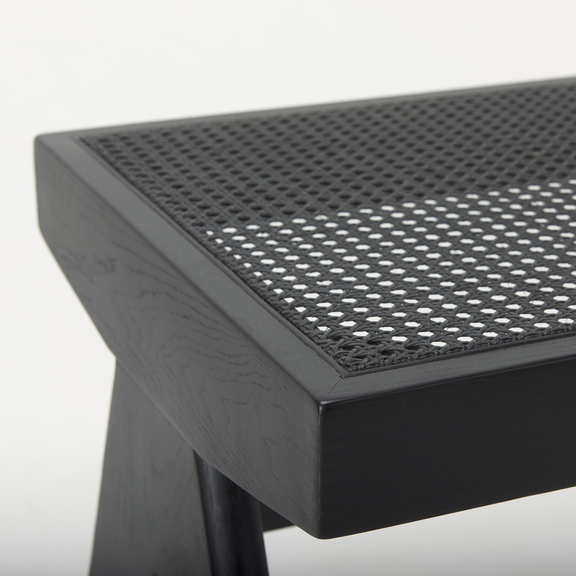 Arvin 59.1L x 17.7W x 18.1H Black Wooden Bench — product photograph