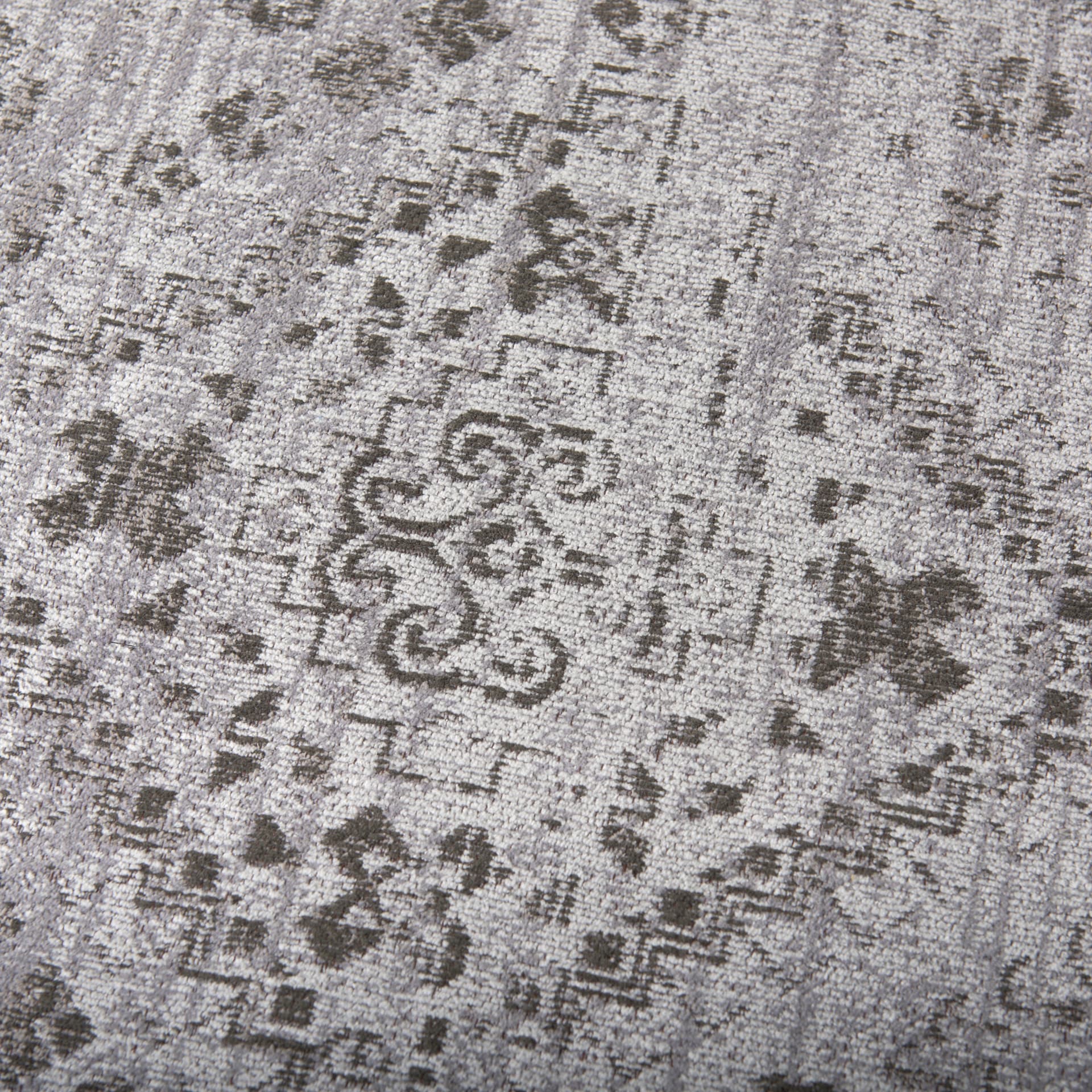Kaiya 5 x 8 Rug — product photograph