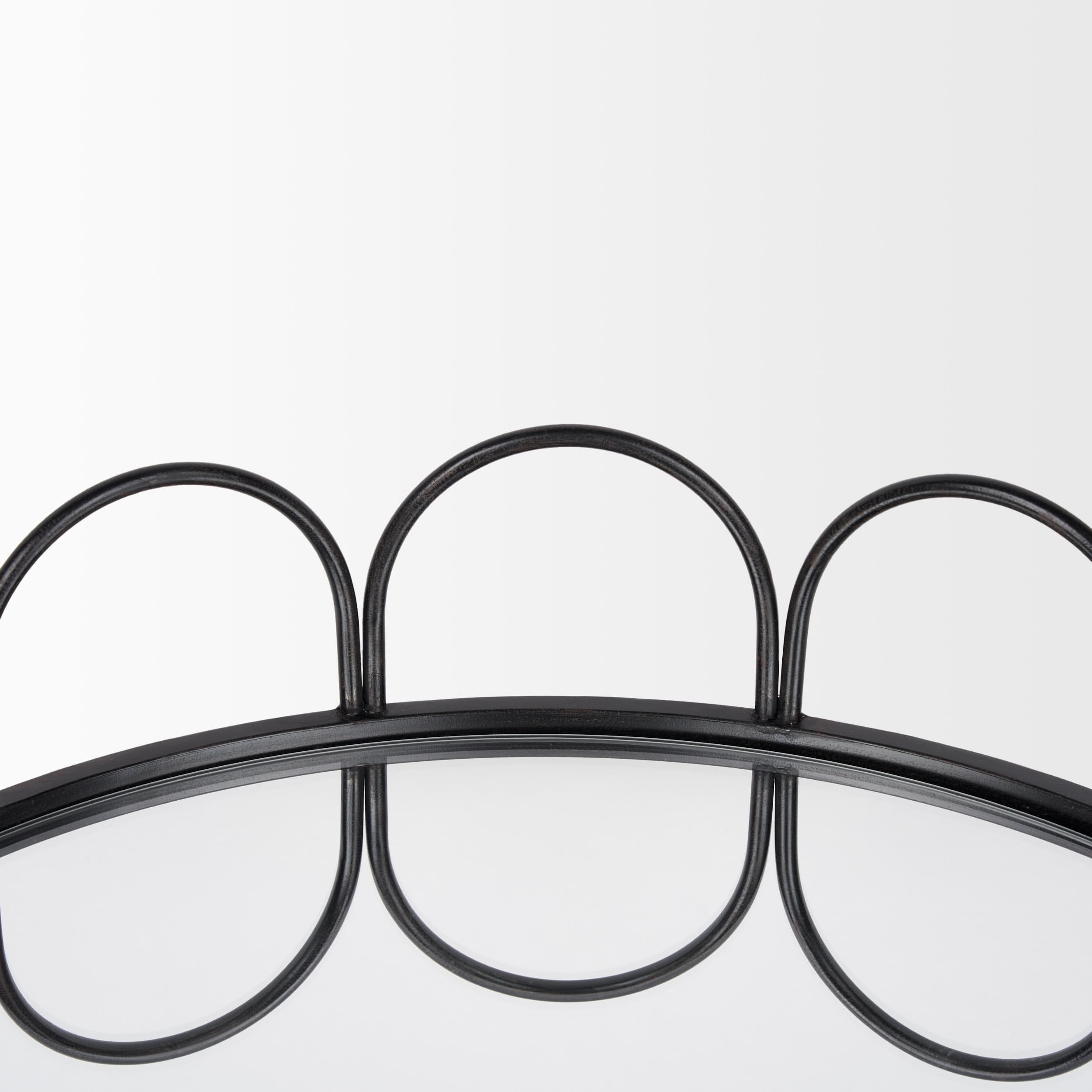Lenore Round Metal/Mirror Tray Black (Set of 2) — product photograph